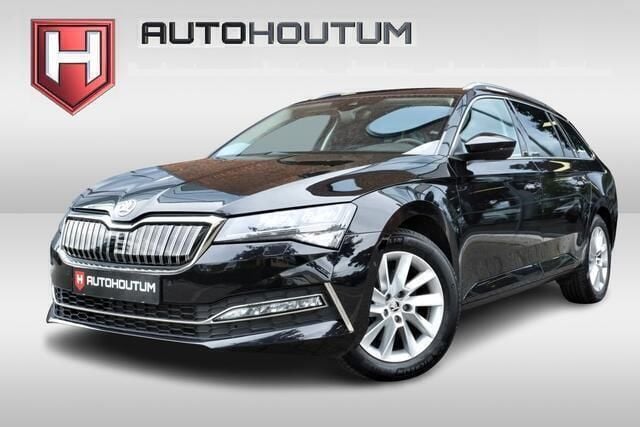 Zwart Gebruikt 2023 Skoda Superb Business Line Stationwagen | € 34.995 (Eerlijke prijs) - Afbeelding 1/4