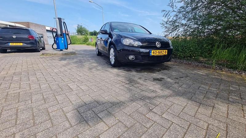 Gebruikt 2010 VW Golf VI Trendline Sedan | € 2.500 (Eerlijke prijs) - Afbeelding 1/4