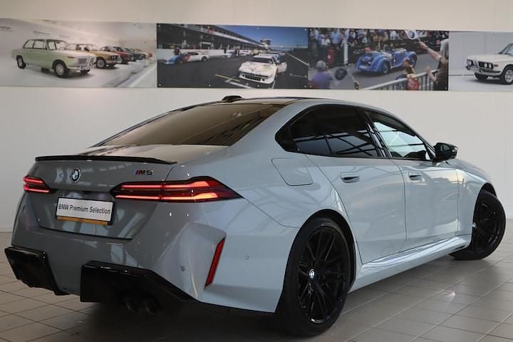 Occasion BMW M5 Comfort Edition 727 PK (534 kW) 2025 Grijs Sedan