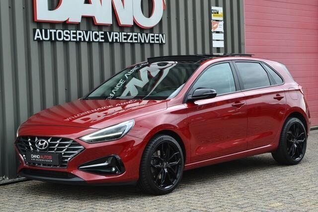 Rood Gebruikt 2020 Hyundai i30 Premium Hatchback | € 19.950 (Eerlijke prijs) - Afbeelding 1/4