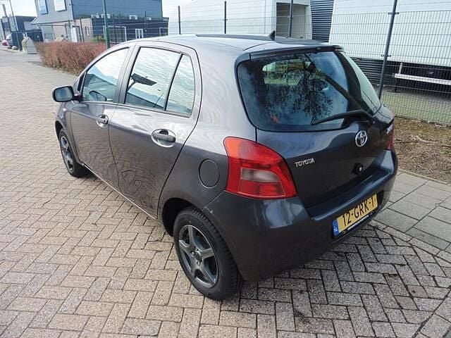 Occasion Toyota Yaris 69 PK (50 kW) 2008 Grijs (metallic) Hatchback