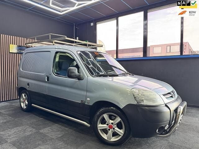 Blauw Gebruikt 2004 Peugeot Partner Avantage MPV | € 1.850 (Iets duurder) - Afbeelding 1/4