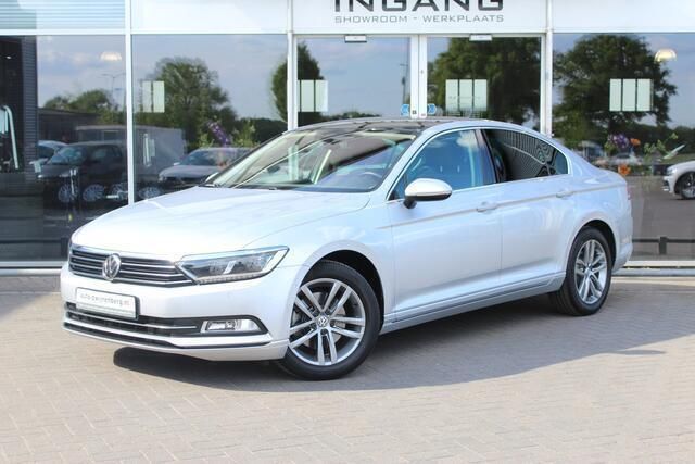 Grijs Gebruikt 2015 VW Passat Comfortline Sedan | € 16.500 (Goede deal) - Afbeelding 1/4