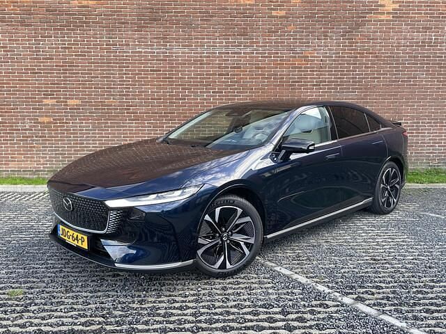 Blauw Gebruikt 2025 Mazda 6e Takumi-Line Sedan | € 47.569 (Iets duurder) - Afbeelding 1/4