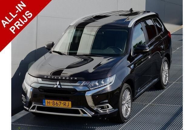 Zwart Gebruikt 2020 Mitsubishi Outlander Intense+ SUV | € 29.950 (Iets duurder) - Afbeelding 1/3