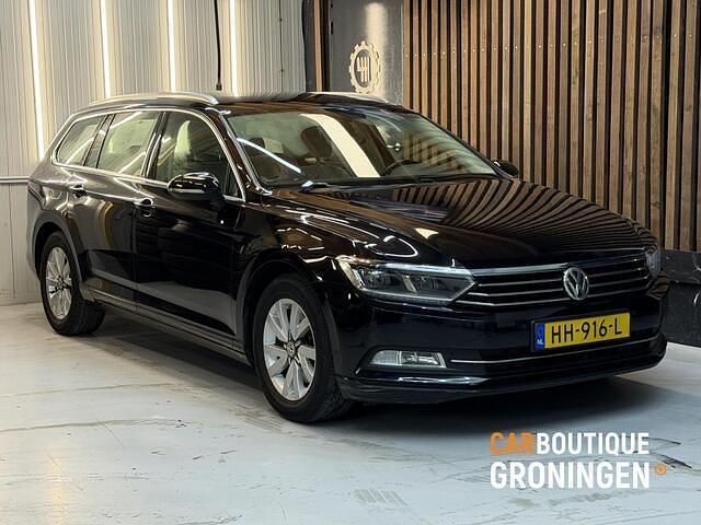 Zwart Occasion 2015 VW Passat Comfortline Stationwagen | € 9.990 (Eerlijke prijs) - Afbeelding 1/4