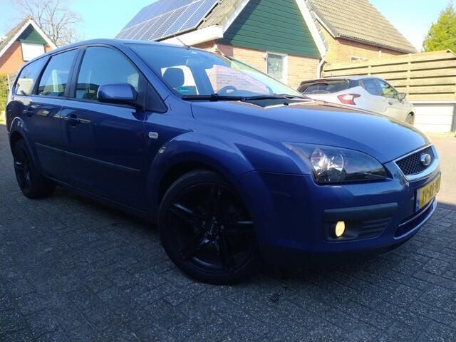 Blauw Gebruikt 2005 Ford Focus Stationwagen | € 1.999 (Eerlijke prijs) - Afbeelding 1/4