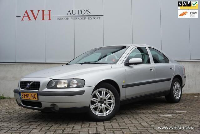 Grijs Gebruikt 2003 Volvo S60 Sedan | € 3.750 (Eerlijke prijs) - Afbeelding 1/4