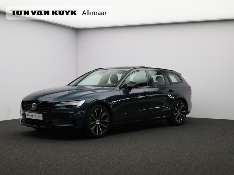 Blauw Gebruikt 2024 Volvo V60 Plus Stationwagen | € 49.950 (Duur) - Afbeelding 1/4