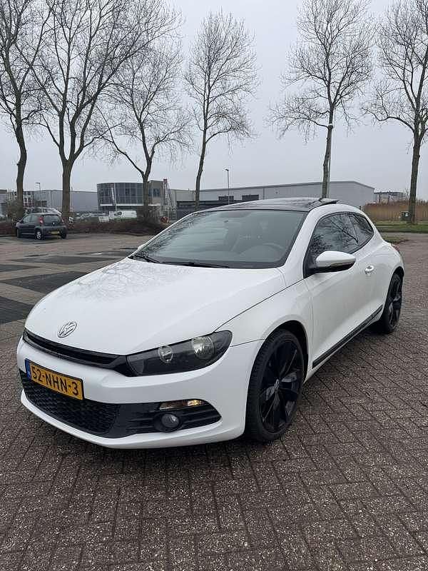 Wit Occasion 2010 VW Scirocco Highline Coupé | € 5.950 (Goede deal) - Afbeelding 1/4