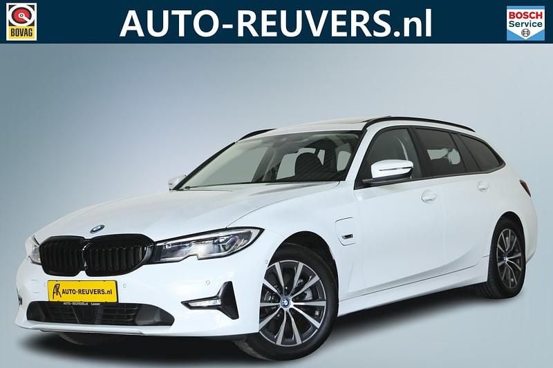 Wit Gebruikt 2022 BMW 320e Executive Stationwagen | € 32.900 (Super prijs) - Afbeelding 1/4
