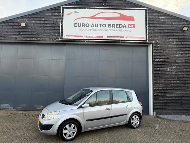 Grijs Gebruikt 2005 Renault Scénic II Expression MPV | € 1.950 (Eerlijke prijs) - Afbeelding 1/4