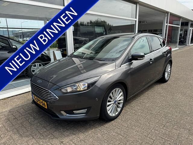 Grijs Occasion 2015 Ford Focus Titanium Hatchback | € 6.999 (Eerlijke prijs) - Afbeelding 1/4