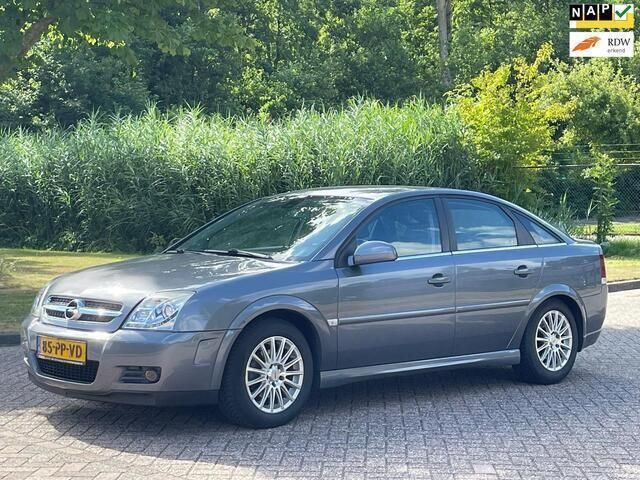 Grijs Gebruikt 2004 Opel Vectra GTS Elegance Hatchback | € 2.199 (Eerlijke prijs) - Afbeelding 1/4