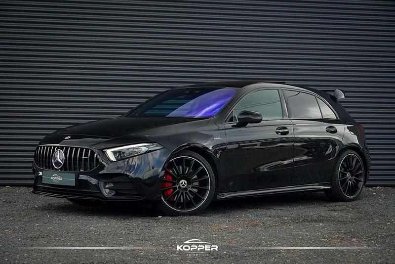 Zwart, metallic lak Gebruikt 2019 Mercedes A35 AMG AMG Hatchback | € 37.950 (Eerlijke prijs) - Afbeelding 1/4