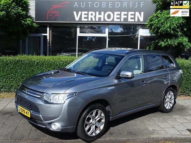 Grijs Gebruikt 2013 Mitsubishi Outlander Instyle SUV | € 10.950 (Eerlijke prijs) - Afbeelding 1/4