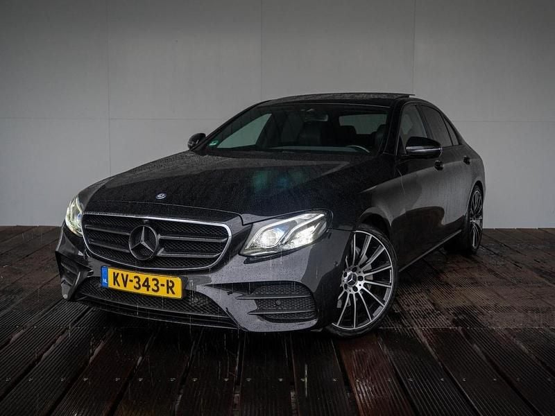 Zwart (metallic) Occasion 2016 Mercedes E350 AMG Sedan | € 24.950 (Duur) - Afbeelding 1/1