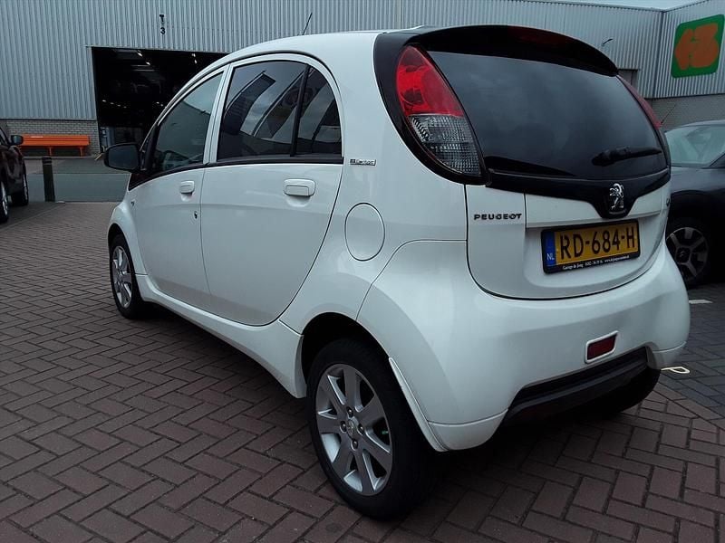 Occasion Peugeot iON Active 47 kW (64 PK) 2017 Wit Hatchback