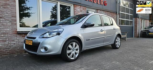 Grijs Gebruikt 2012 Renault Clio IV Night&Day Hatchback | € 6.950 - Afbeelding 1/4