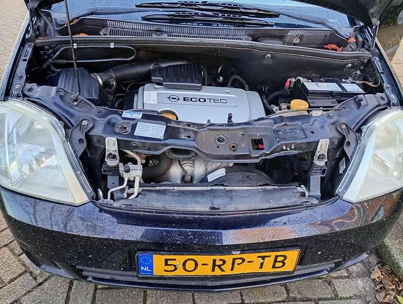 Zwart Occasion 2005 Opel Meriva MPV | € 2.000 (Iets duurder) - Afbeelding 1/4