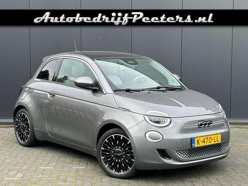 Grijs (metallic) Gebruikt 2020 Fiat 500e La Prima Hatchback | € 18.950 (Iets duurder) - Afbeelding 1/4