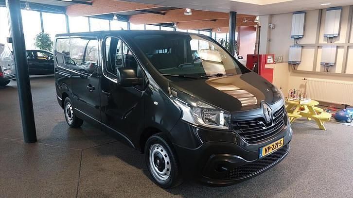 Zwart Occasion 2015 Renault Trafic MPV | € 8.950 - Afbeelding 1/4