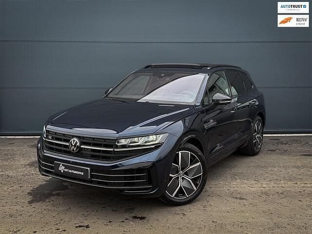 Grijs Occasion 2023 VW Touareg R SUV | € 74.950 (Eerlijke prijs) - Afbeelding 1/4