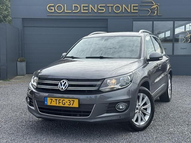 Grijs Gebruikt 2014 VW Tiguan Sport SUV | € 11.943 (Eerlijke prijs) - Afbeelding 1/4