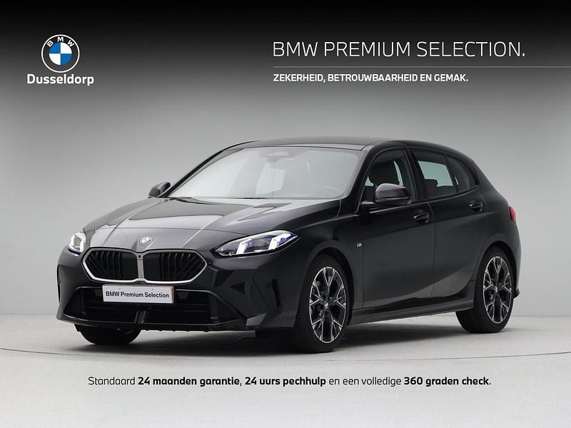 Zwart Gebruikt 2024 BMW 120 Comfort Edition Hatchback | € 36.750 (Iets duurder) - Afbeelding 1/4
