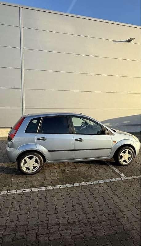 Occasion Ford Fiesta Ambiente 68 PK (50 kW) 2005 Blauw Sedan