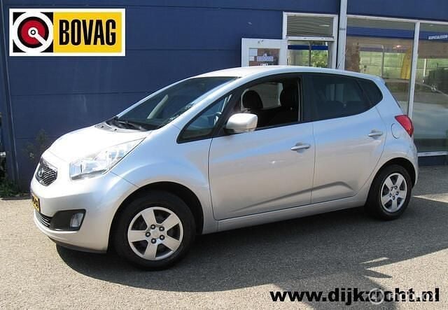 Grijs Gebruikt 2014 Kia Venga Hatchback | € 8.145 (Eerlijke prijs) - Afbeelding 1/4