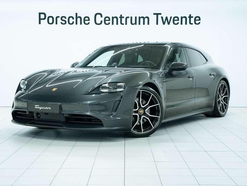 Grijs, metallic lak Gebruikt 2022 Porsche Taycan Sport Turismo Sedan | € 74.900 (Eerlijke prijs) - Afbeelding 1/4