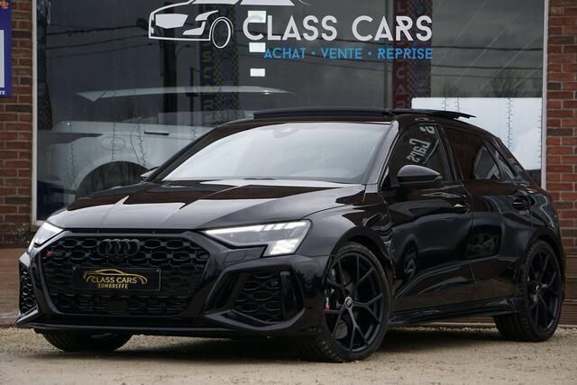 Zwart Nieuw 2025 Audi RS3 Design Hatchback | € 62.990 - Afbeelding 1/4