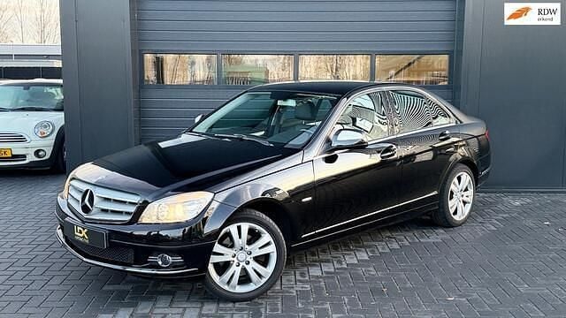 Zwart Occasion 2007 Mercedes C200 Sedan | € 6.495 (Eerlijke prijs) - Afbeelding 1/4