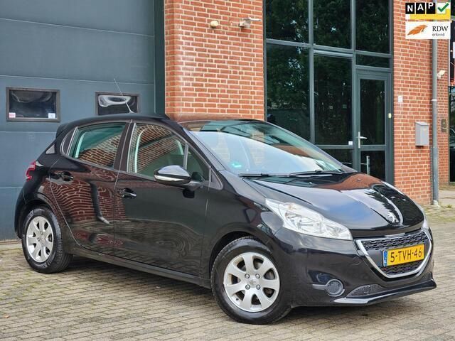 Zwart Gebruikt 2014 Peugeot 208 Active Hatchback | € 3.950 (Eerlijke prijs) - Afbeelding 1/4