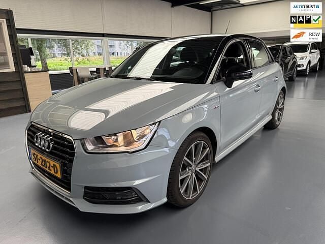 Grijs Gebruikt 2018 Audi A1 Sportback S-Line Hatchback | € 11.950 (Eerlijke prijs) - Afbeelding 1/4