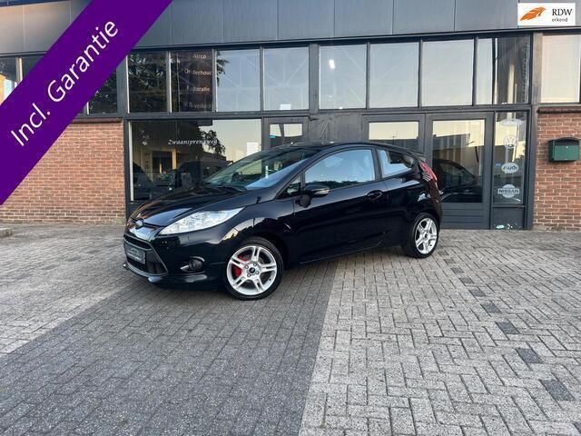 Zwart Occasion 2010 Ford Fiesta Titanium Hatchback | € 5.950 (Eerlijke prijs) - Afbeelding 1/4