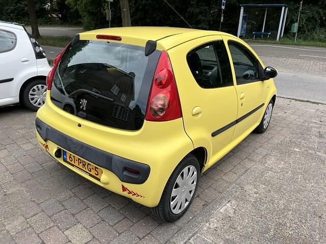 Occasion Peugeot 107 68 PK (50 kW) 2011 Geel Hatchback