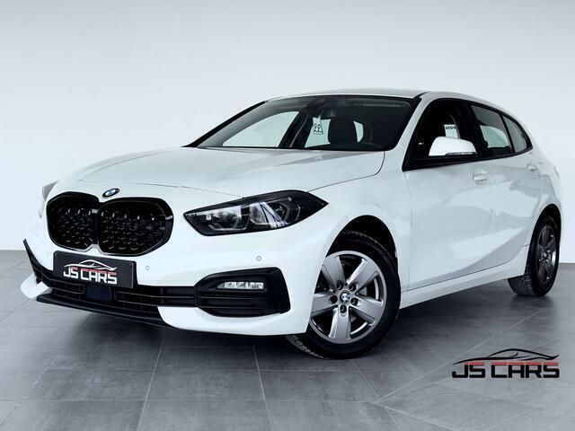 Wit Gebruikt 2021 BMW 116 Sport Line Hatchback | € 20.990 (Eerlijke prijs) - Afbeelding 1/4