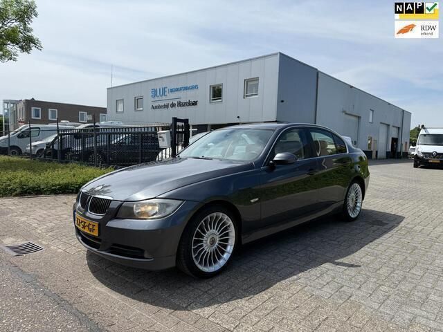 Grijs Gebruikt 2005 BMW 325 Executive Sedan | € 4.250 (Eerlijke prijs) - Afbeelding 1/4