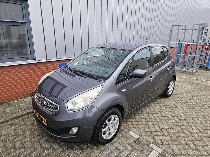 Occasion Kia Venga 90 PK (66 kW) 2010 Grijs Hatchback