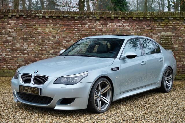 Zilver Gebruikt 2009 BMW M5 Comfort Edition Sedan | € 75.950 - Afbeelding 1/4
