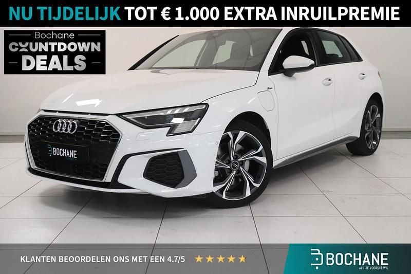 Wit Gebruikt 2022 Audi A3 Sportback e-tron Performance Hatchback | € 25.035 (Eerlijke prijs) - Afbeelding 1/4
