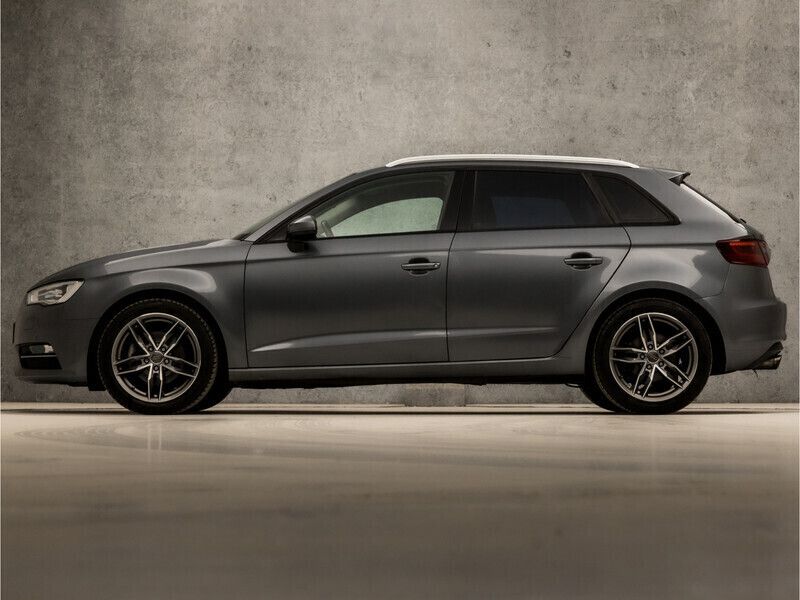 Grijs Gebruikt 2013 Audi A3 Sportback Sport Hatchback | € 12.445 (Eerlijke prijs) - Afbeelding 1/3