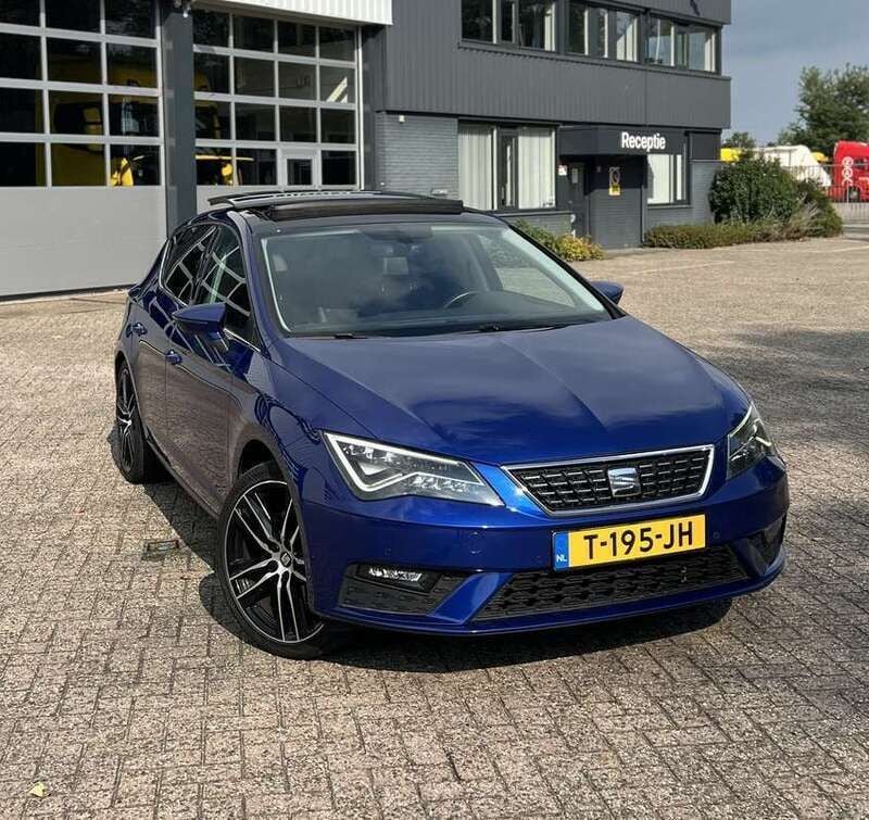 Blauw Gebruikt 2017 Seat Leon XCELLENCE Stationwagen | € 16.999 (Eerlijke prijs) - Afbeelding 1/4