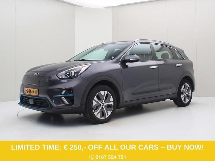 Grijs Occasion 2020 Kia e-Niro SUV | € 16.700 (Goede deal) - Afbeelding 1/4