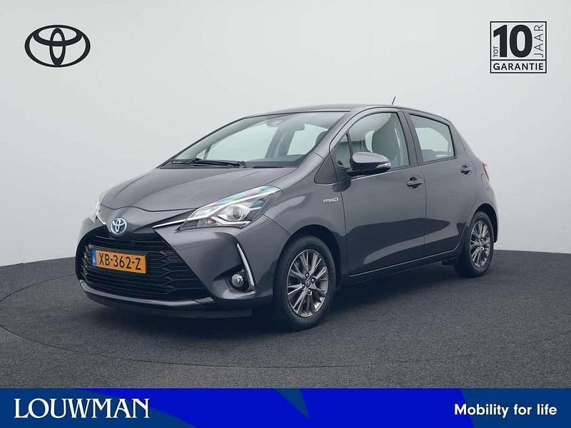 Grijs Gebruikt 2018 Toyota Yaris Design Hatchback | € 16.950 (Eerlijke prijs) - Afbeelding 1/4