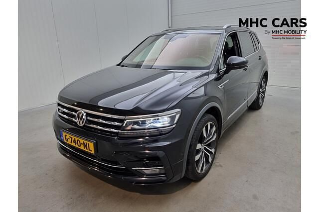 Zwart (metallic) Occasion 2019 VW Tiguan Allspace Highline SUV | € 26.900 (Eerlijke prijs) - Afbeelding 1/4