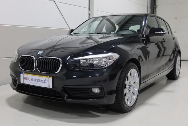 Zwart, metallic lak Gebruikt 2016 BMW 116 Executive Hatchback | € 9.999 (Eerlijke prijs) - Afbeelding 1/4
