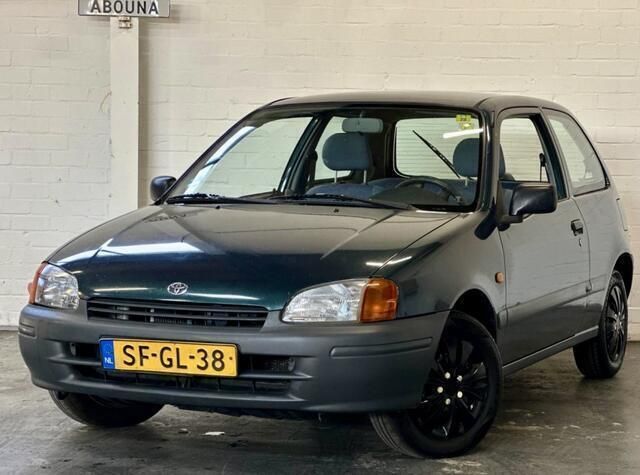 Groen Gebruikt 1997 Toyota Starlet Hatchback | € 1.950 (Iets duurder) - Afbeelding 1/4